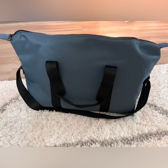 COACH- Fragrance Tote Bag / Weekender Duffel Travel Sports NWT - Picture 8 of 13